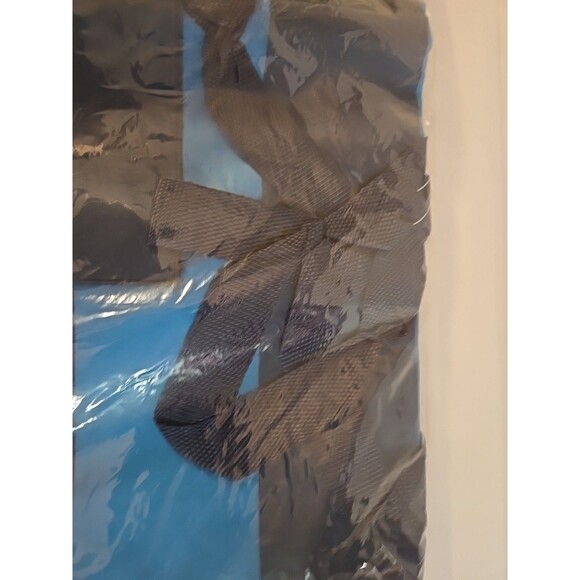 New Travel Tote 2 In 1 Beach Bag Mat Tanning Blanket Ulta NWT - Picture 2 of 5